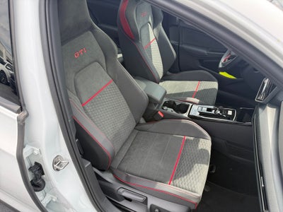 2026 Volkswagen Golf GTI SE