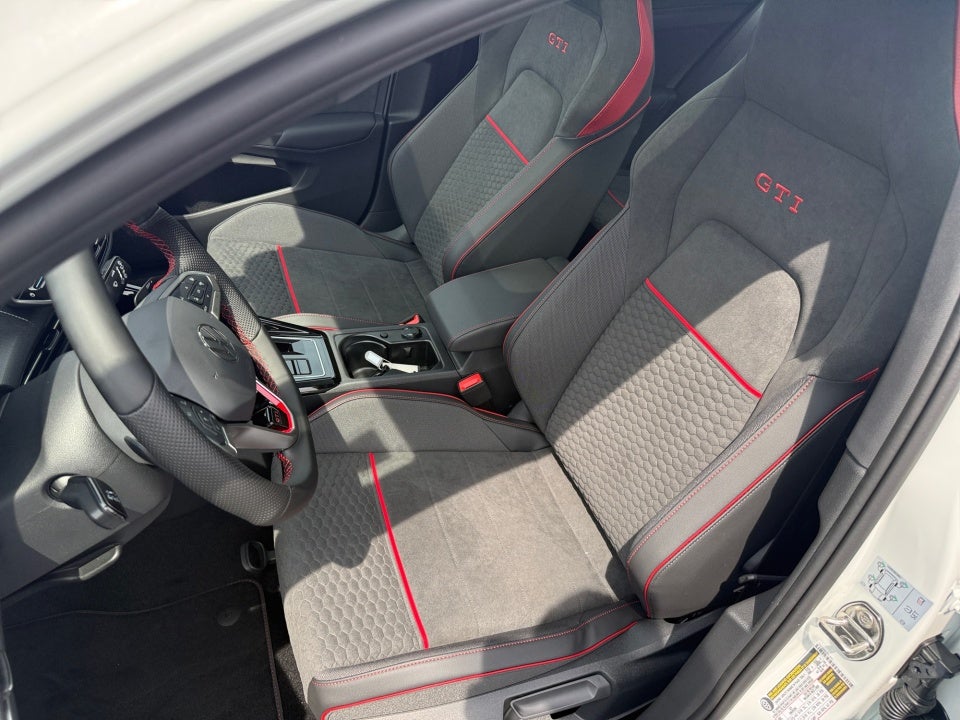 2026 Volkswagen Golf GTI SE