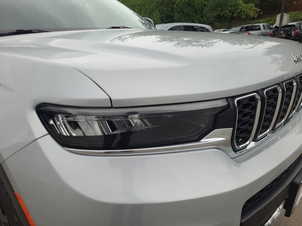 2022 Jeep Grand Cherokee L Laredo