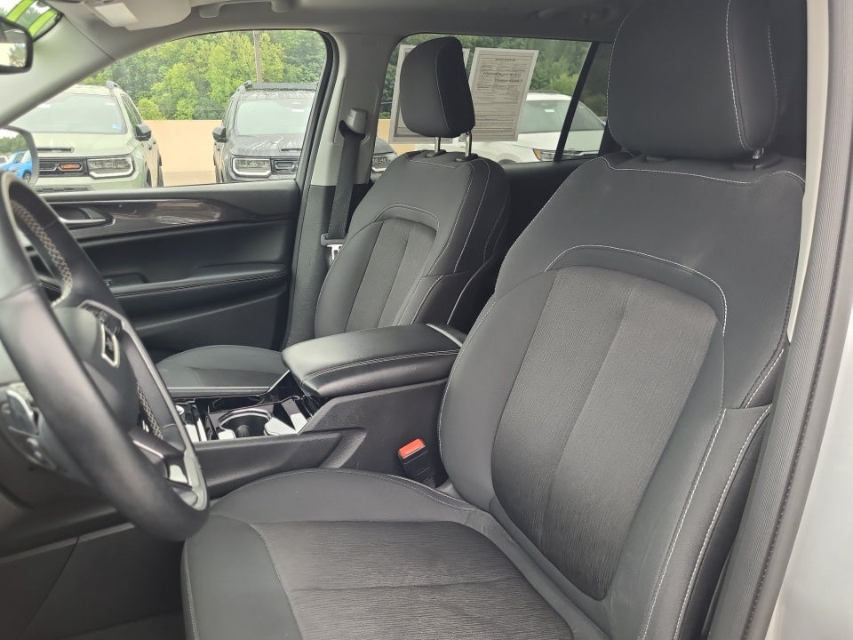2022 Jeep Grand Cherokee L Laredo