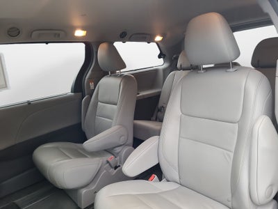 2016 Toyota Sienna XLE