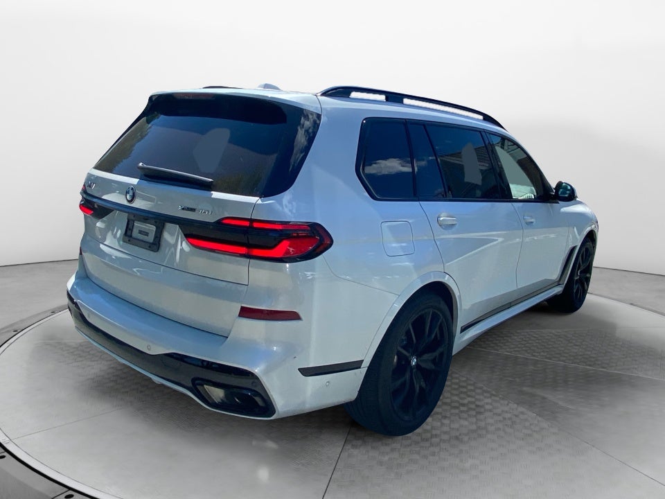 2025 BMW X7 xDrive40i