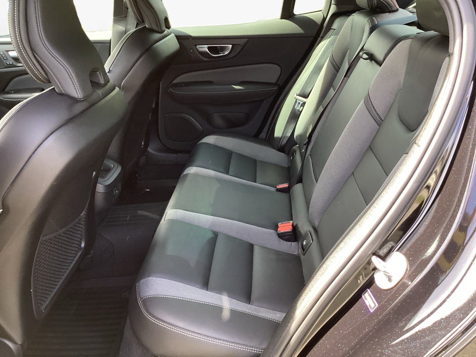 2024 Volvo S60 B5 Plus Black Edition