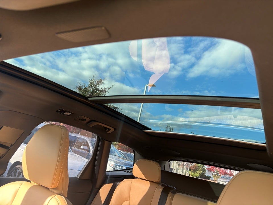 2023 Volvo XC60 B6 Ultimate Dark Theme