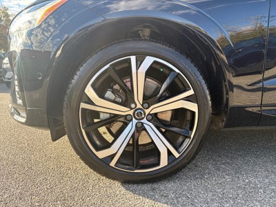 2023 Volvo XC60 B6 Ultimate Dark Theme