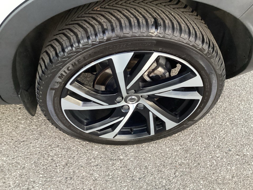 2020 Volvo XC40 T5 R-Design