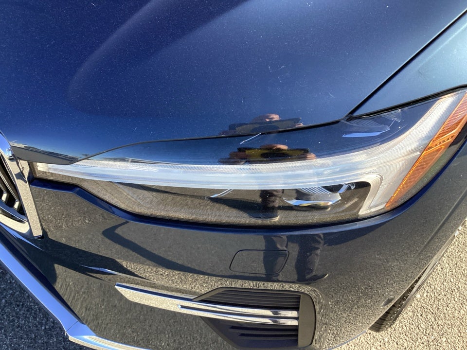 2023 Volvo XC60 B5 Plus Bright Theme