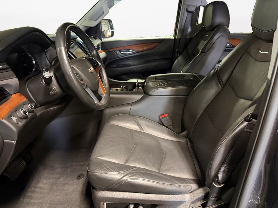 2016 Cadillac Escalade Luxury Collection