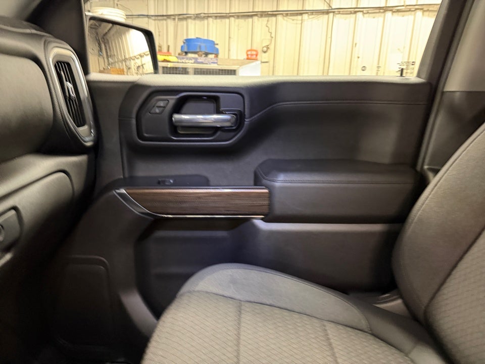 2021 Chevrolet Silverado 1500 4WD Crew Cab Short Bed RST