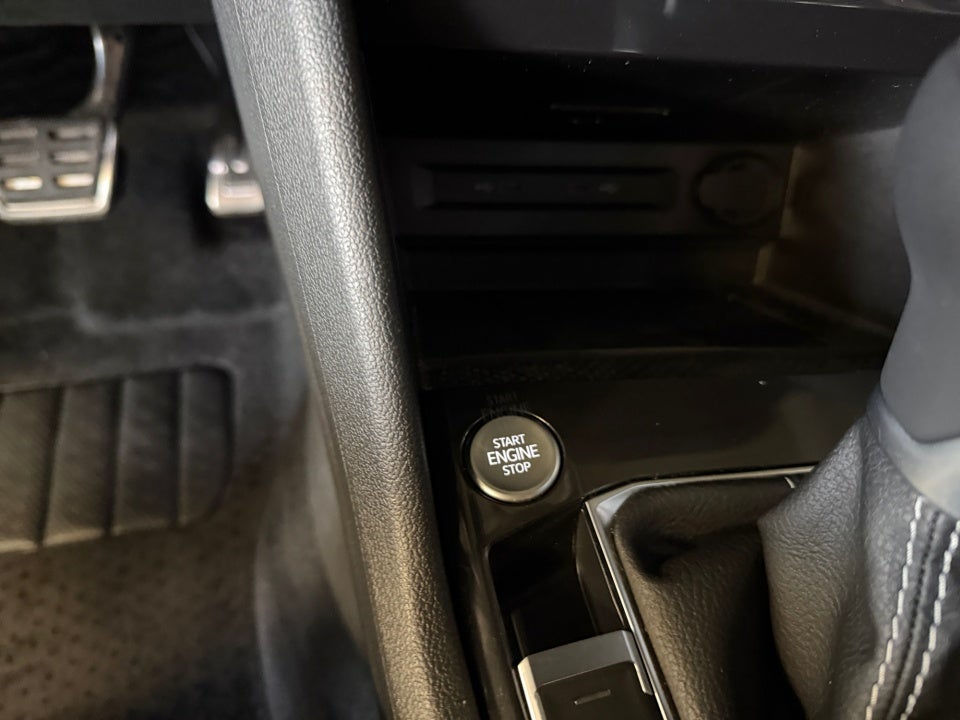 2024 Volkswagen Tiguan 2.0T SEL R-Line