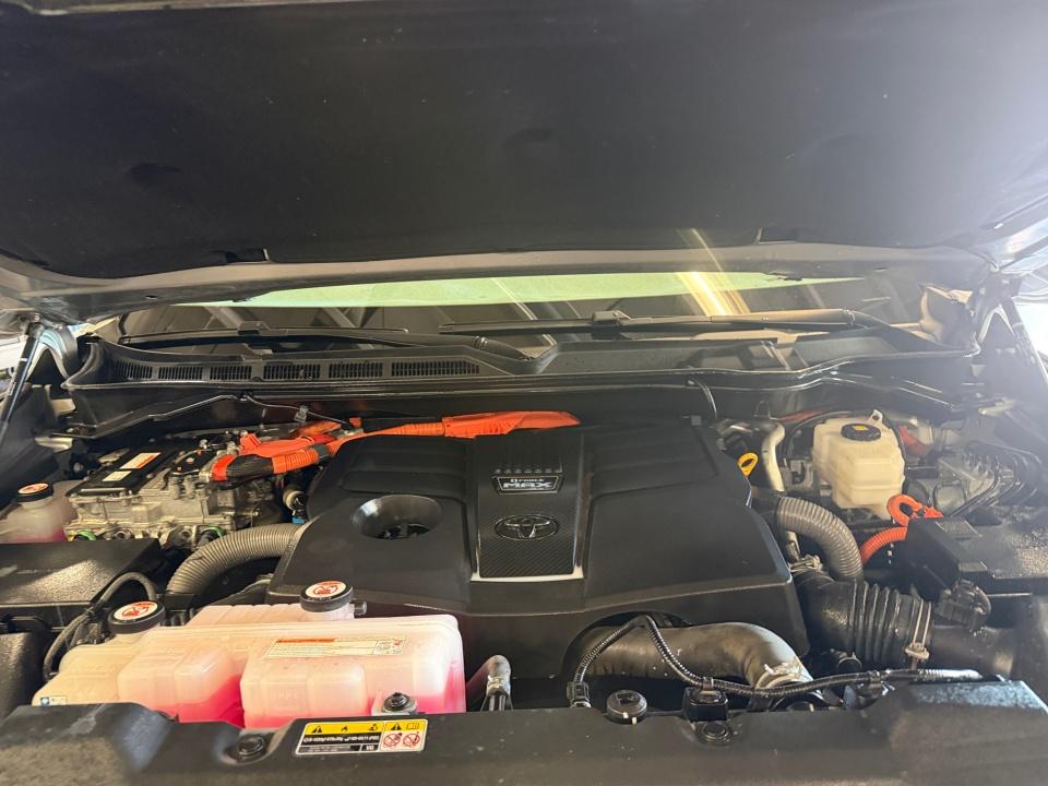 2023 Toyota Tundra i-FORCE MAX Platinum Hybrid