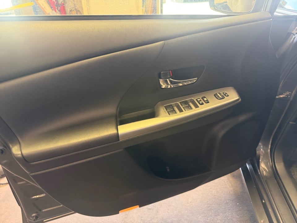2017 Toyota Prius v Four