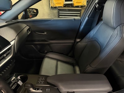 2025 Lexus UX 300h F SPORT Design