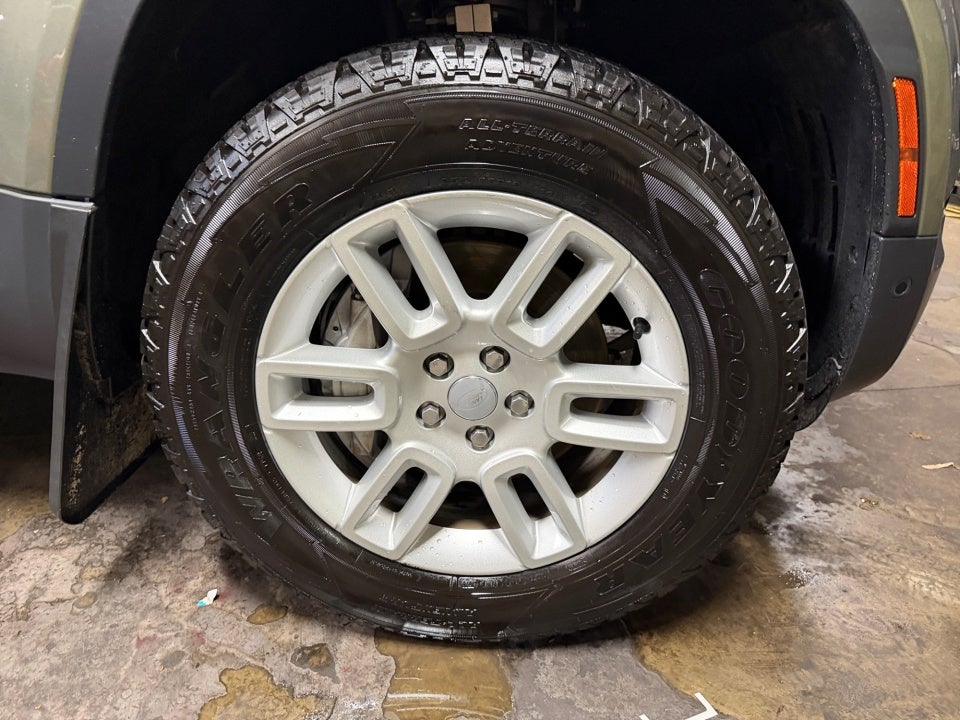 2024 Land Rover Defender 110 P400 S