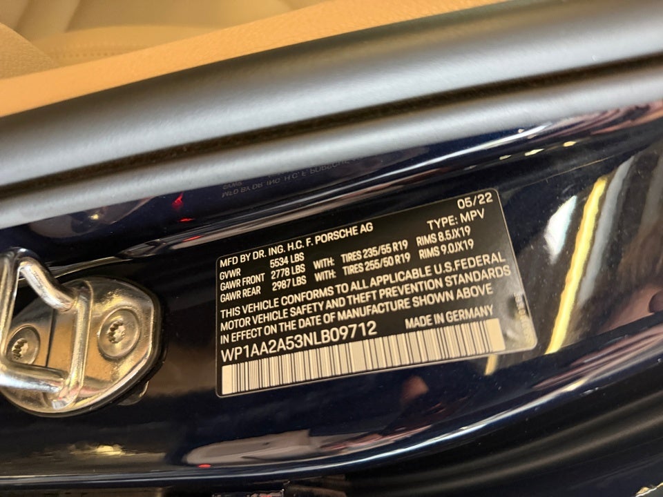 2022 Porsche Macan AWD
