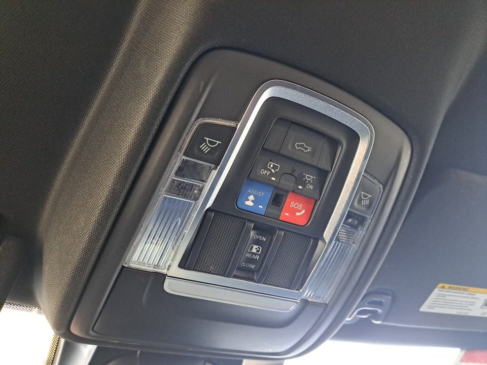 2021 RAM 1500 Laramie Crew Cab 4x4 5'7" Box