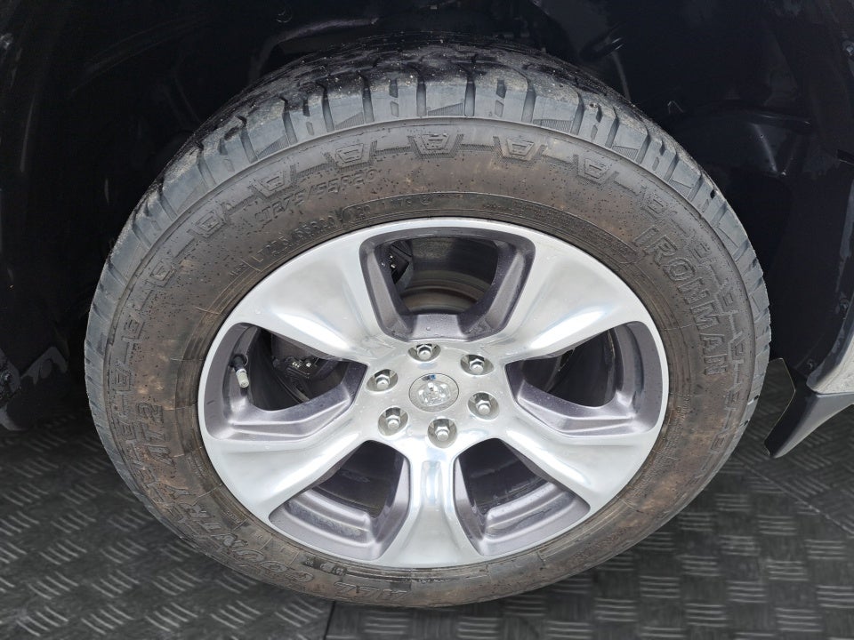 2020 RAM 1500 Laramie Crew Cab 4x4 6'4" Box