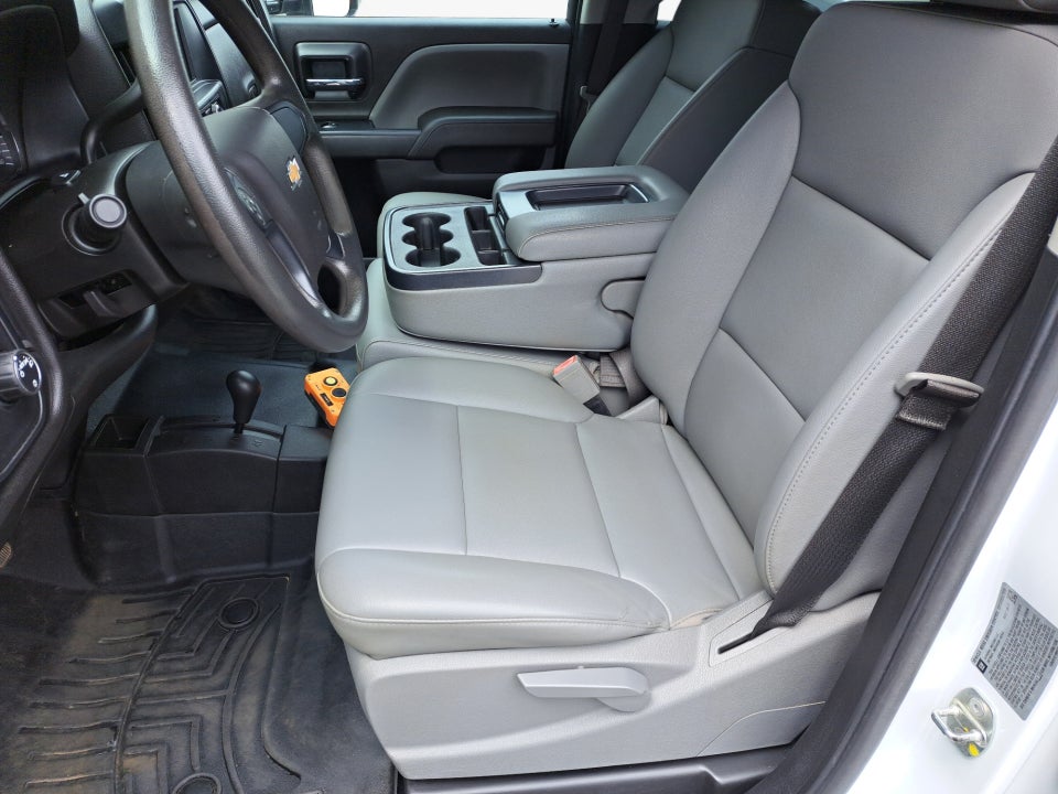 2017 Chevrolet Silverado 3500HD Chassis WT