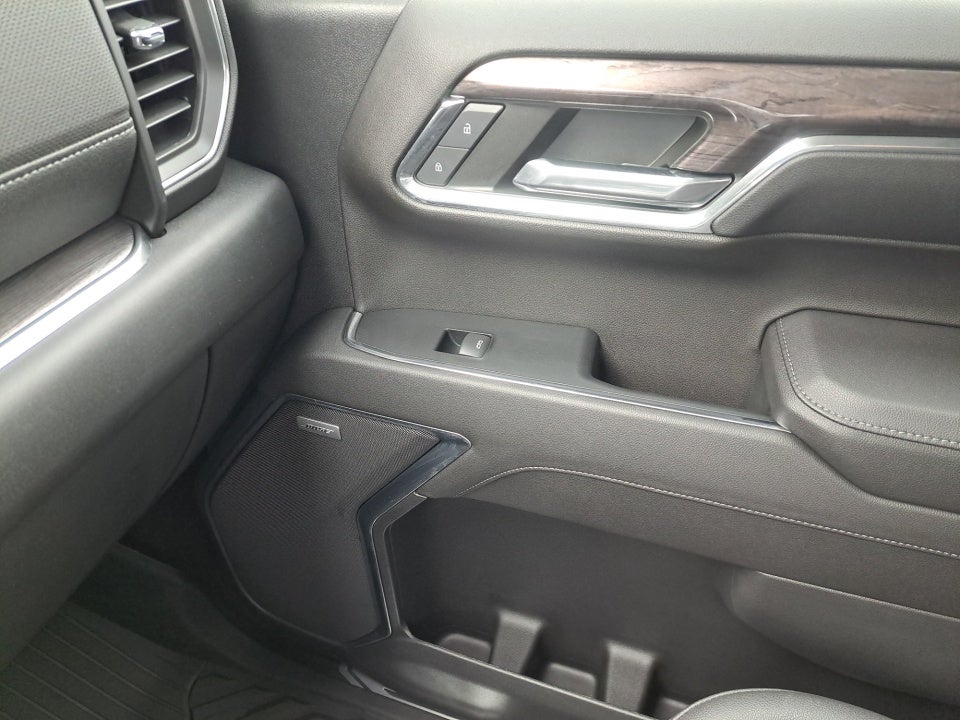 2023 Chevrolet Silverado 1500 4WD Crew Cab Short Bed LTZ