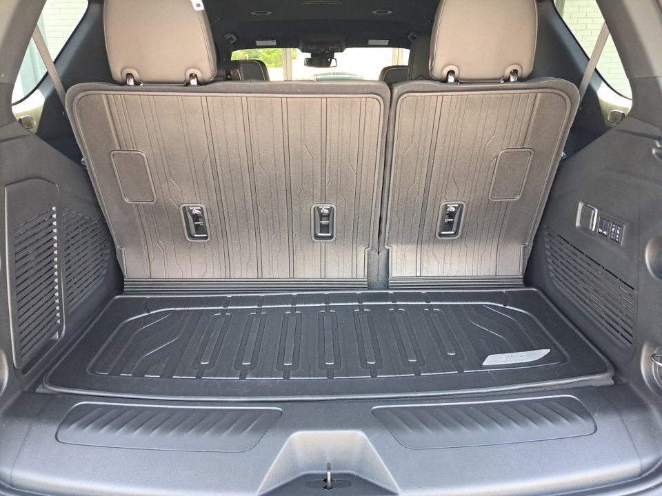 2025 GMC Yukon Elevation