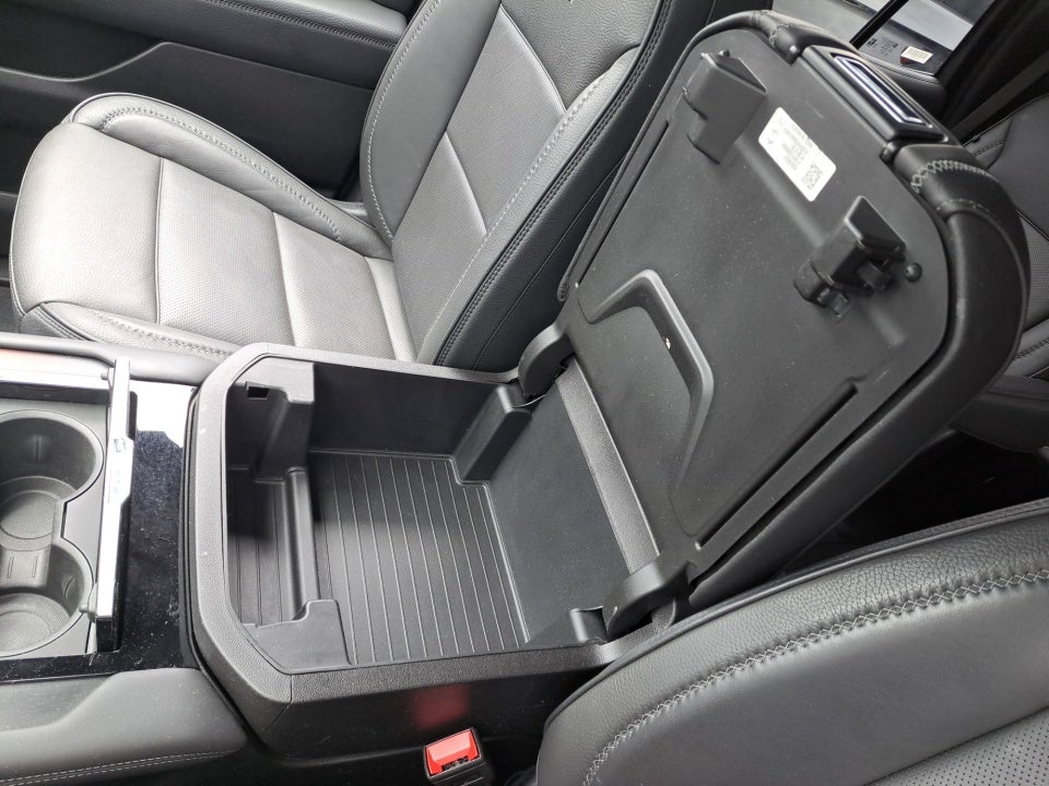 2025 GMC Yukon 4WD Denali