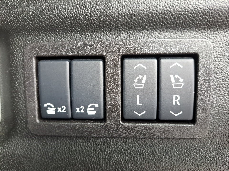 2025 GMC Yukon XL 4WD Denali