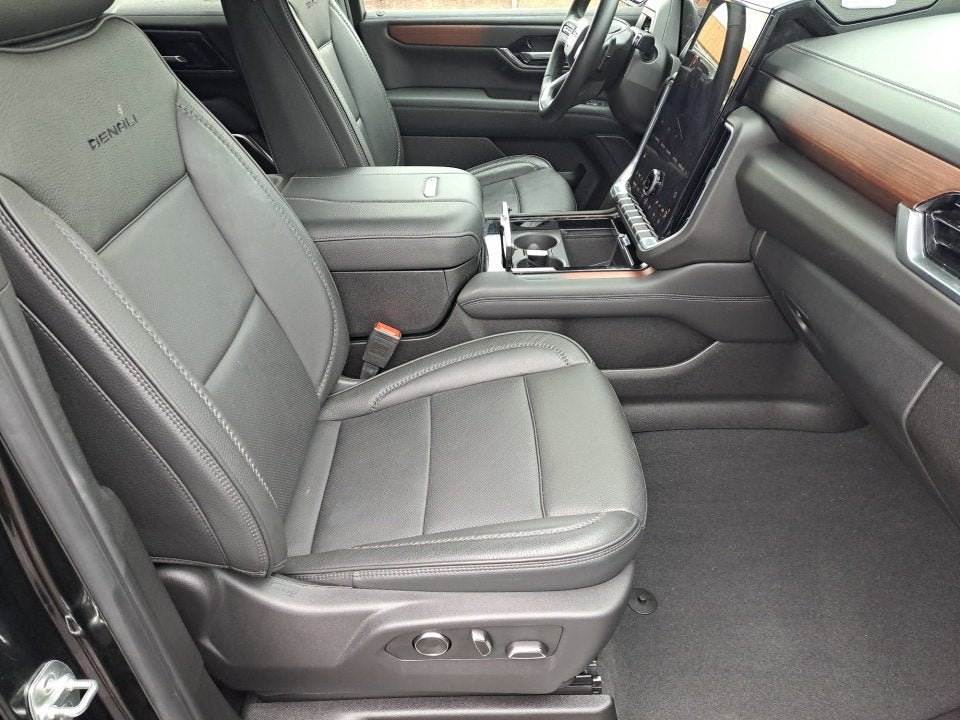 2025 GMC Yukon XL 4WD Denali