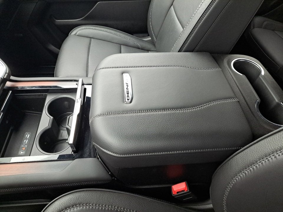 2025 GMC Yukon XL 4WD Denali