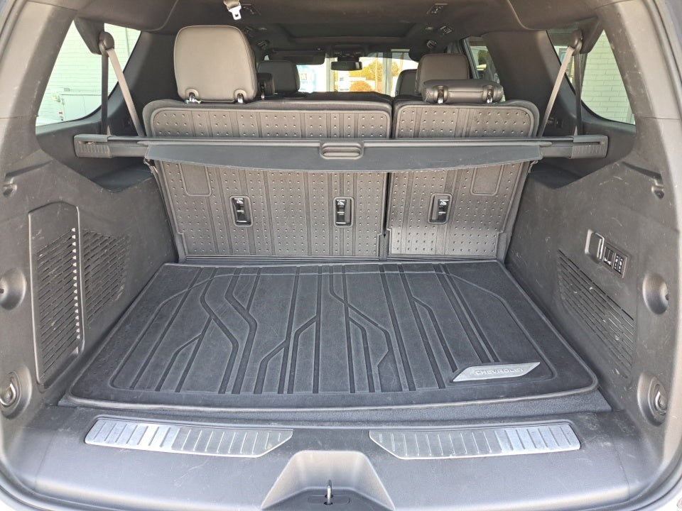 2023 Chevrolet Suburban 4WD RST