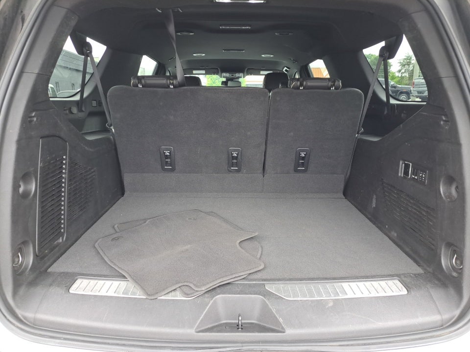 2023 Chevrolet Suburban 4WD Premier