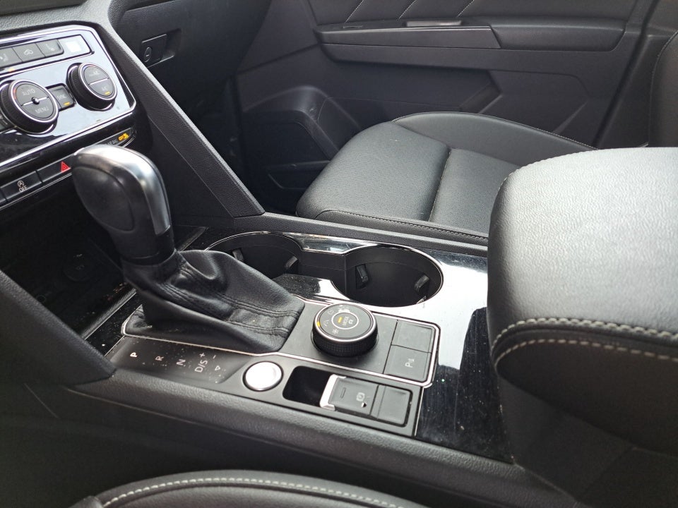 2020 Volkswagen Atlas Cross Sport 3.6L V6 SEL R-Line