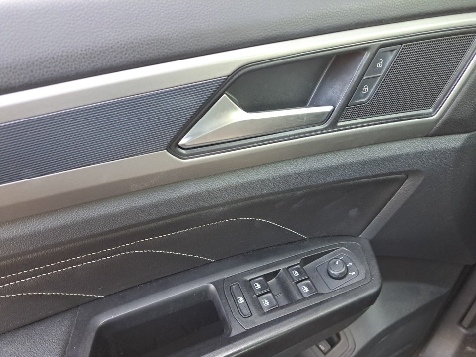 2020 Volkswagen Atlas Cross Sport 3.6L V6 SEL R-Line