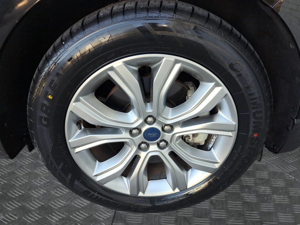 2019 Ford Edge Titanium