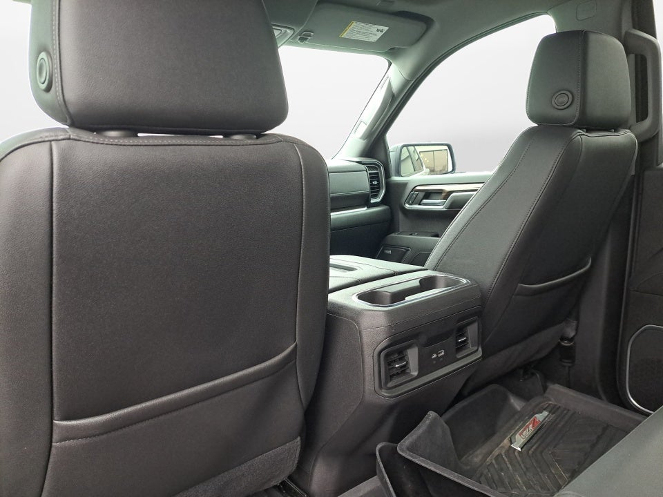 2022 Chevrolet Silverado 1500 4WD Crew Cab Short Bed RST