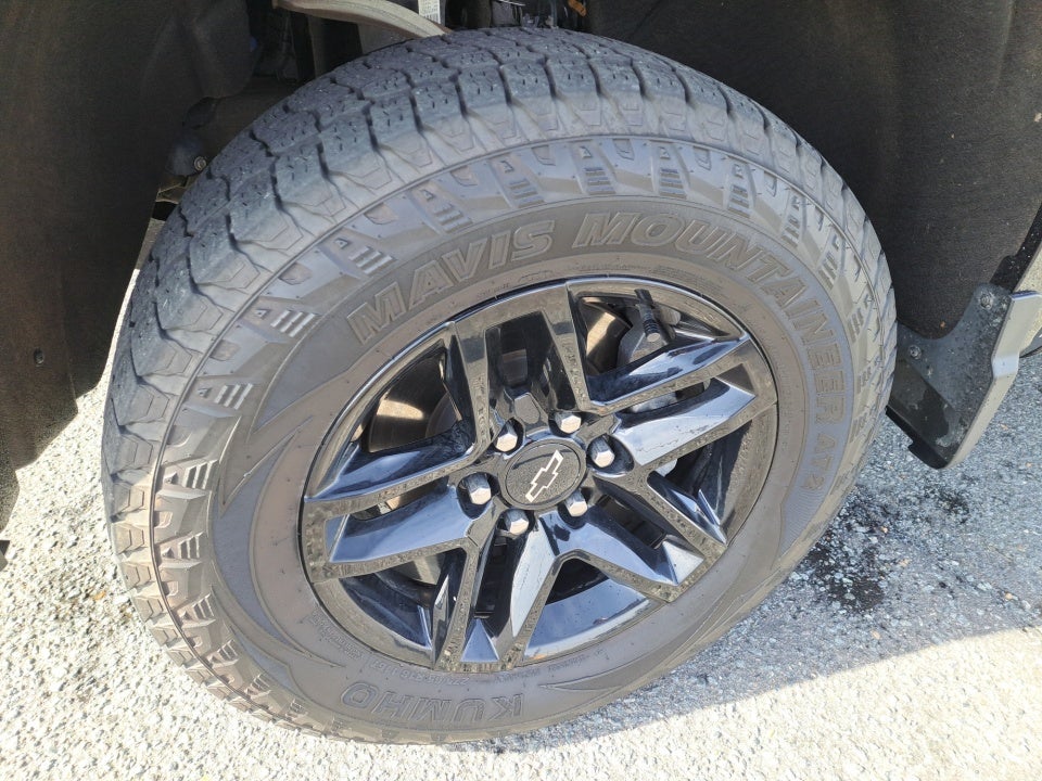 2023 Chevrolet Silverado 1500 4WD Crew Cab Short Bed LT Trail Boss