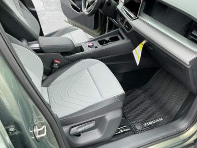 2025 Volkswagen Tiguan SE R-Line Black