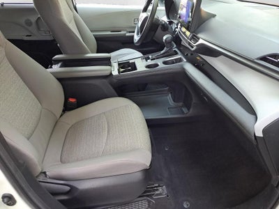 2025 Toyota Sienna LE