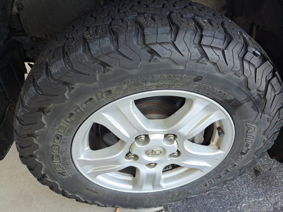 2012 Toyota Tundra Grade 5.7L V8 w/FFV (A6)