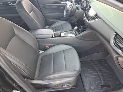 2018 Buick Regal TourX Essence