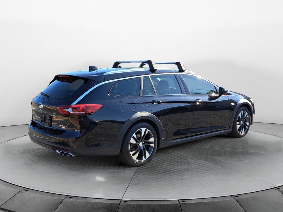 2018 Buick Regal TourX Essence