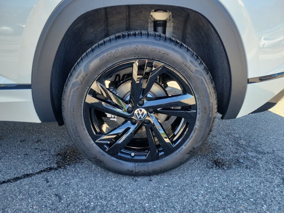 2026 Volkswagen Atlas Cross Sport SEL R-Line Black