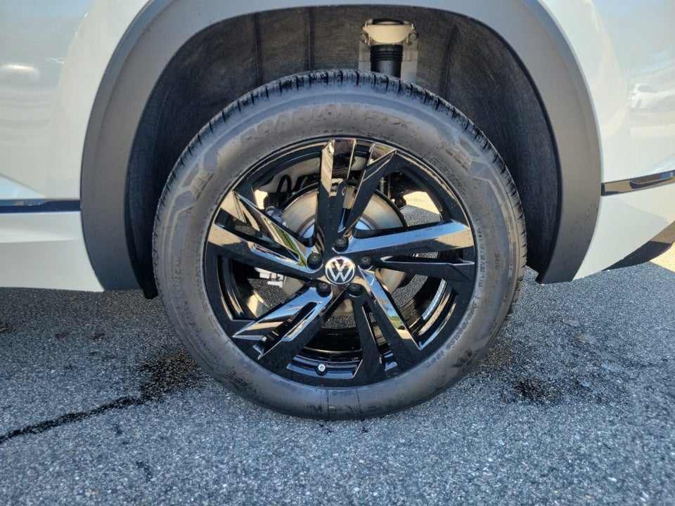 2026 Volkswagen Atlas Cross Sport SEL R-Line Black