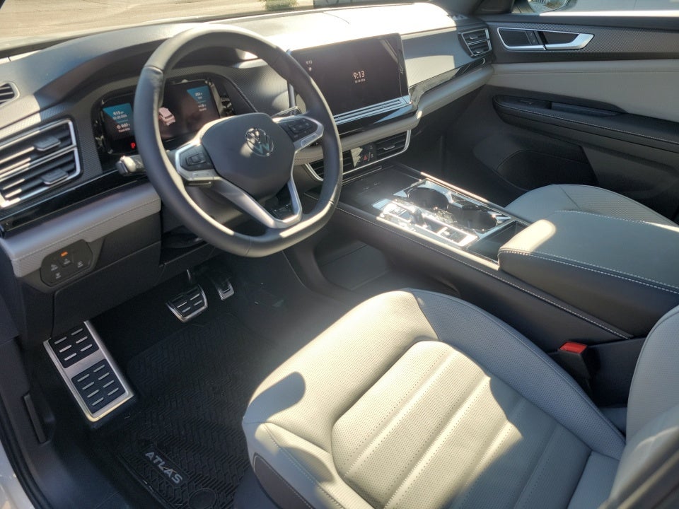 2026 Volkswagen Atlas Cross Sport SEL R-Line Black