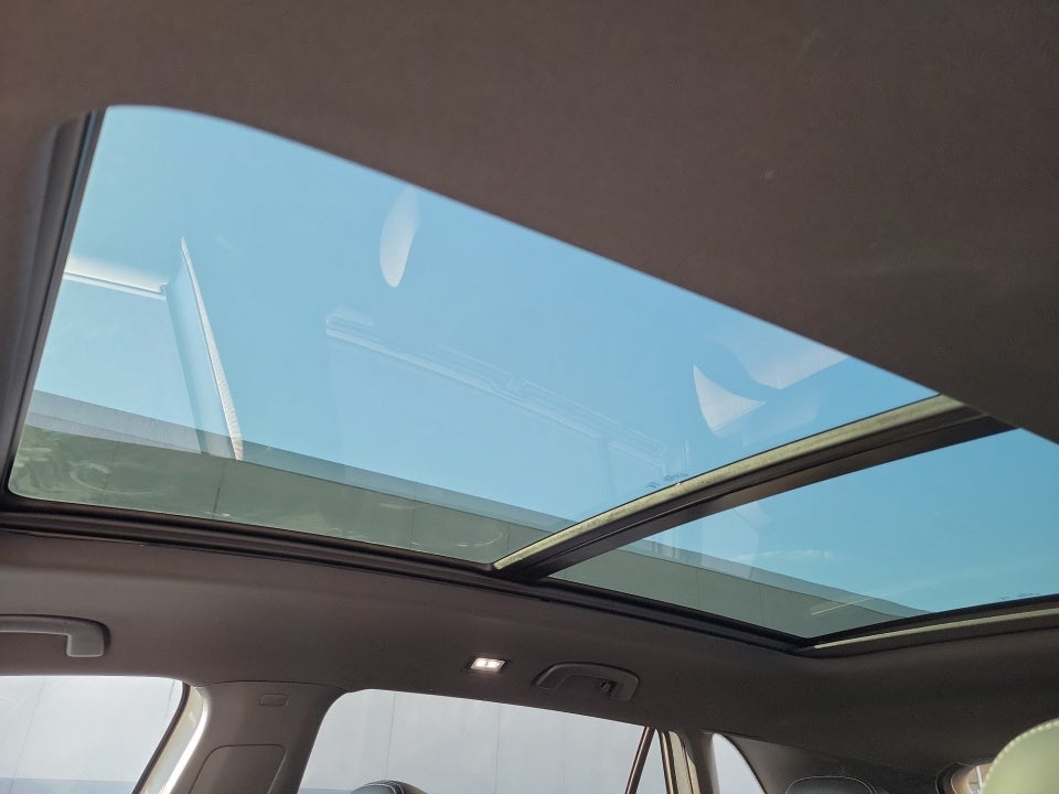 2026 Volkswagen Atlas Cross Sport SEL R-Line Black