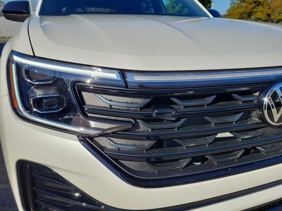 2026 Volkswagen Atlas Cross Sport SEL R-Line Black