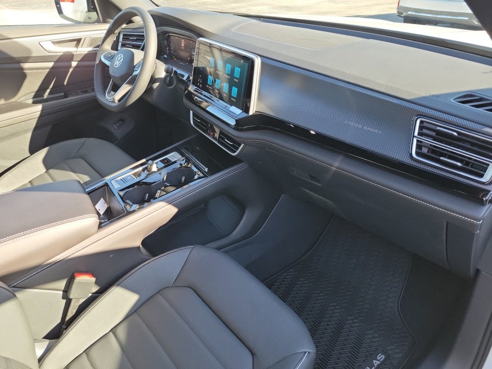 2026 Volkswagen Atlas Cross Sport SEL R-Line Black