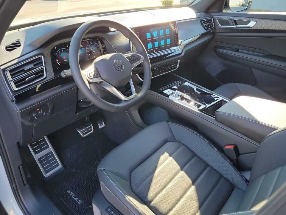 2026 Volkswagen Atlas Cross Sport SEL R-Line Black