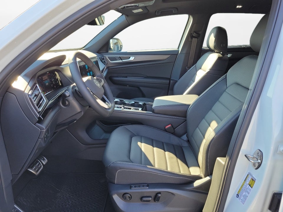 2026 Volkswagen Atlas Cross Sport SEL R-Line Black