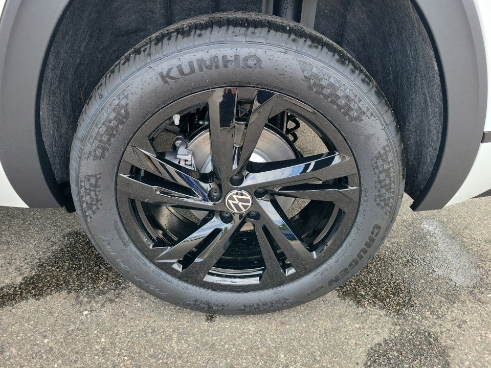 2026 Volkswagen Atlas Cross Sport SEL R-Line Black