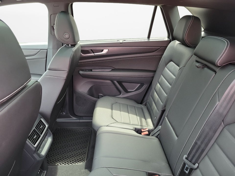 2025 Volkswagen Atlas Cross Sport 2.0T SEL